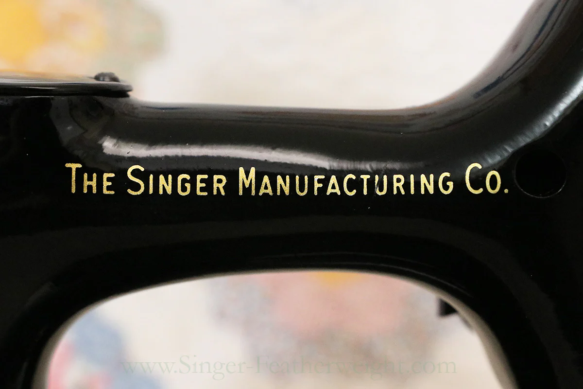 Singer Featherweight 222K Sewing Machine EM9584** - Image 15