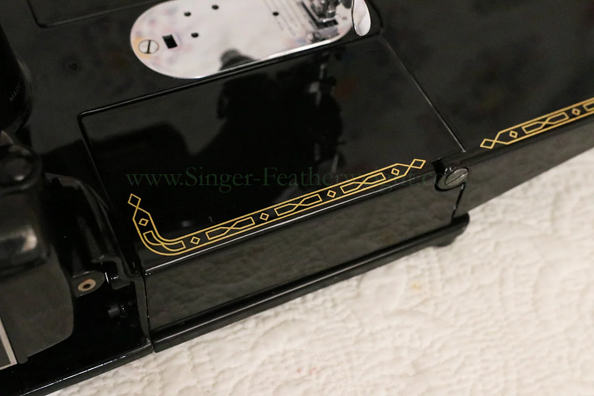 Singer Featherweight 222K Sewing Machine EM9584** - Image 8