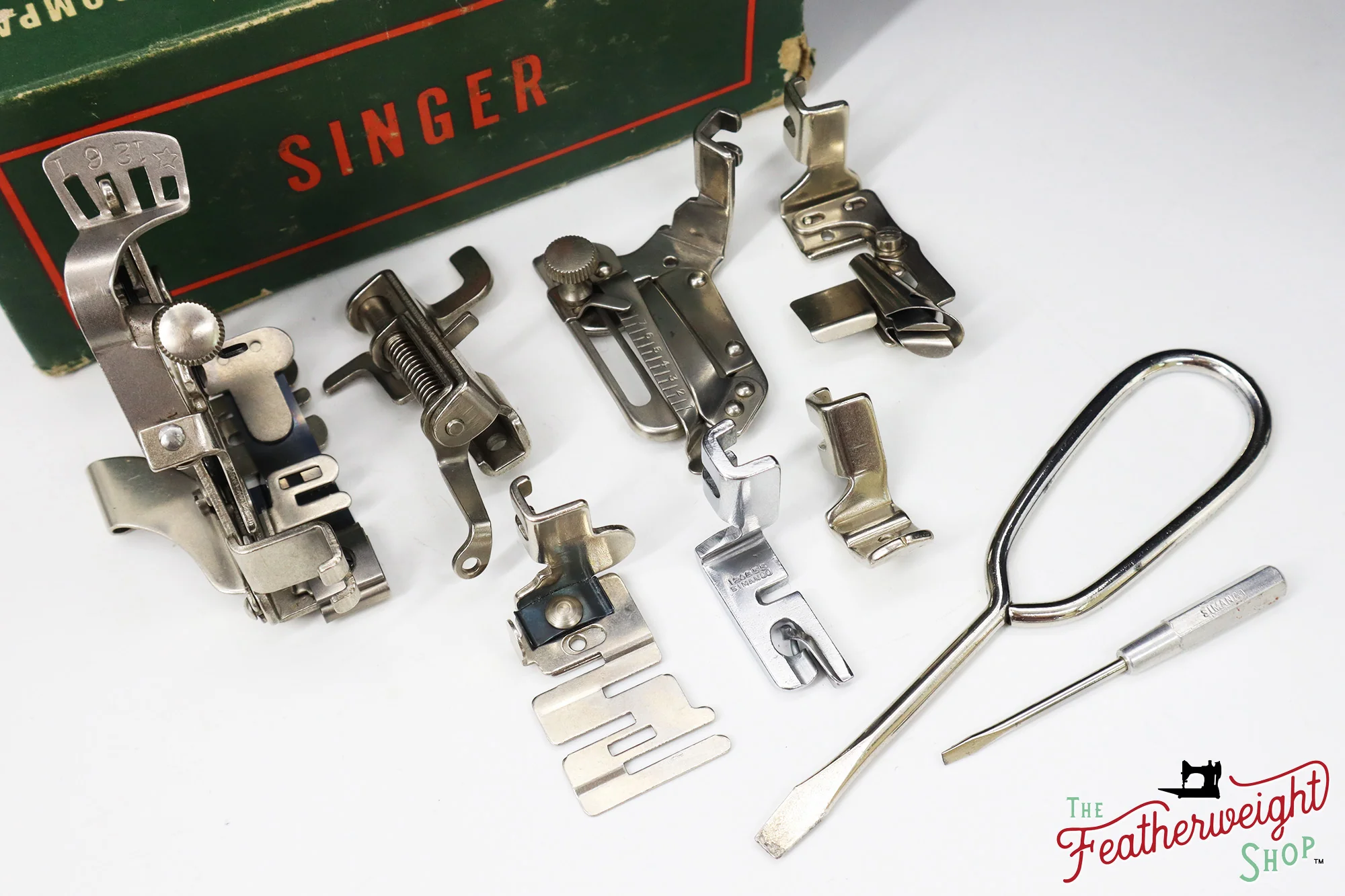 Singer Featherweight 222K Sewing Machine - EM959*** - 1957 - Image 20