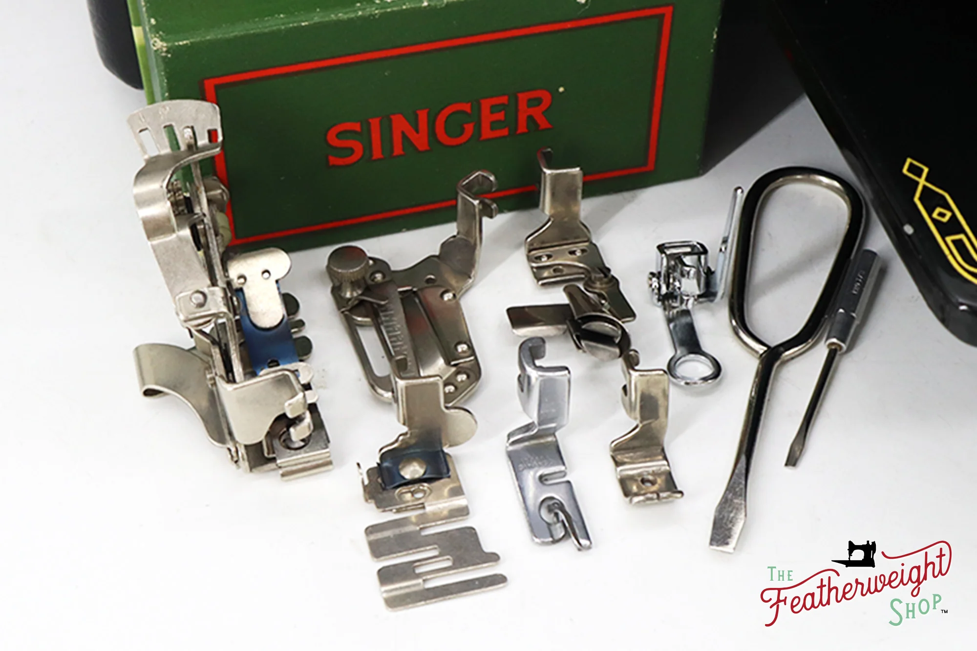 Singer Featherweight 222K Sewing Machine - EM9595**, 1957 - Image 17
