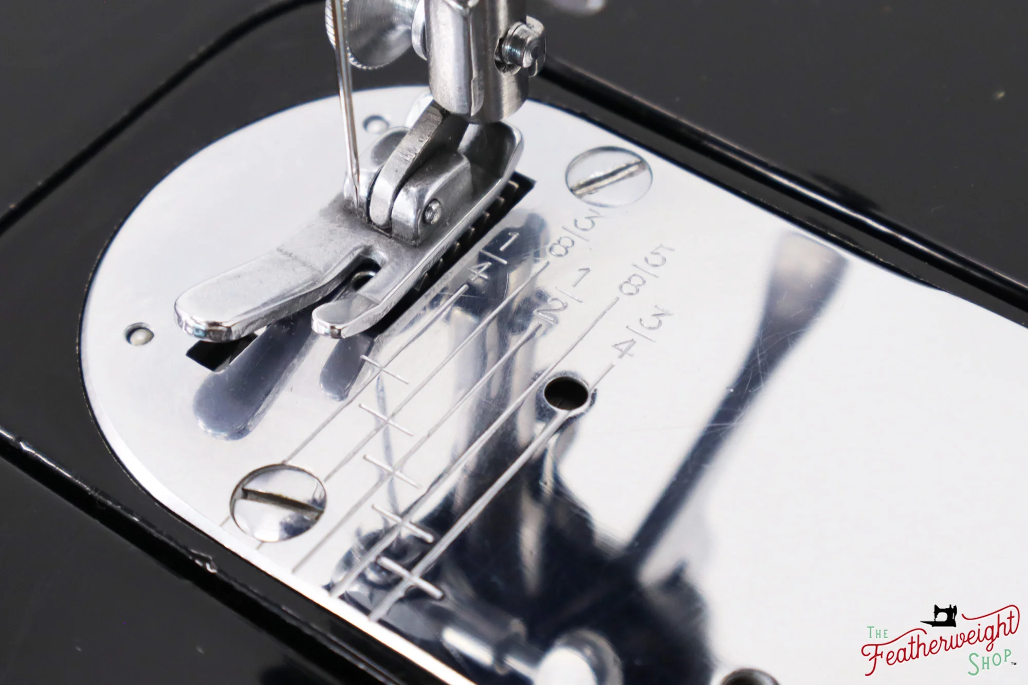 Singer Featherweight 222K Sewing Machine - EM9596**, 1957 - Image 15