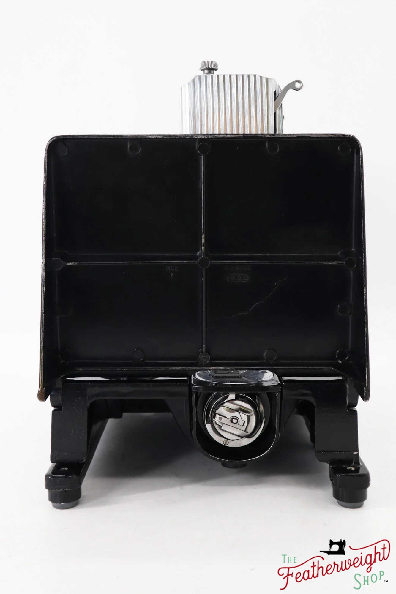 Singer Featherweight 222K Sewing Machine - EM9596**, 1957 - Image 5