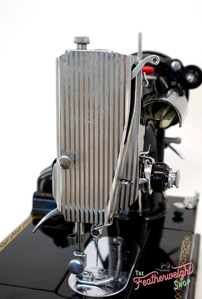 Singer Featherweight 222K Sewing Machine EM960*** - Image 15
