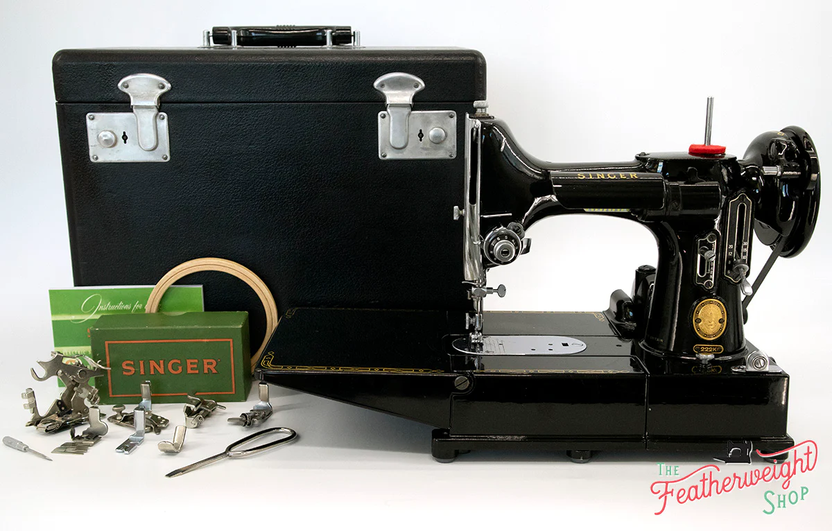 Singer Featherweight 222K Sewing Machine EM960*** - Image 2