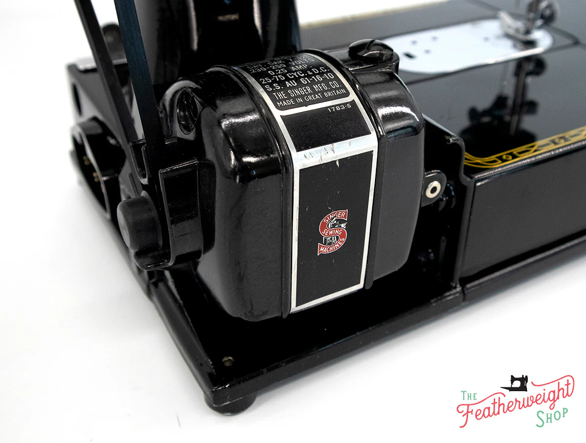 Singer Featherweight 222K Sewing Machine EM960*** - Image 21