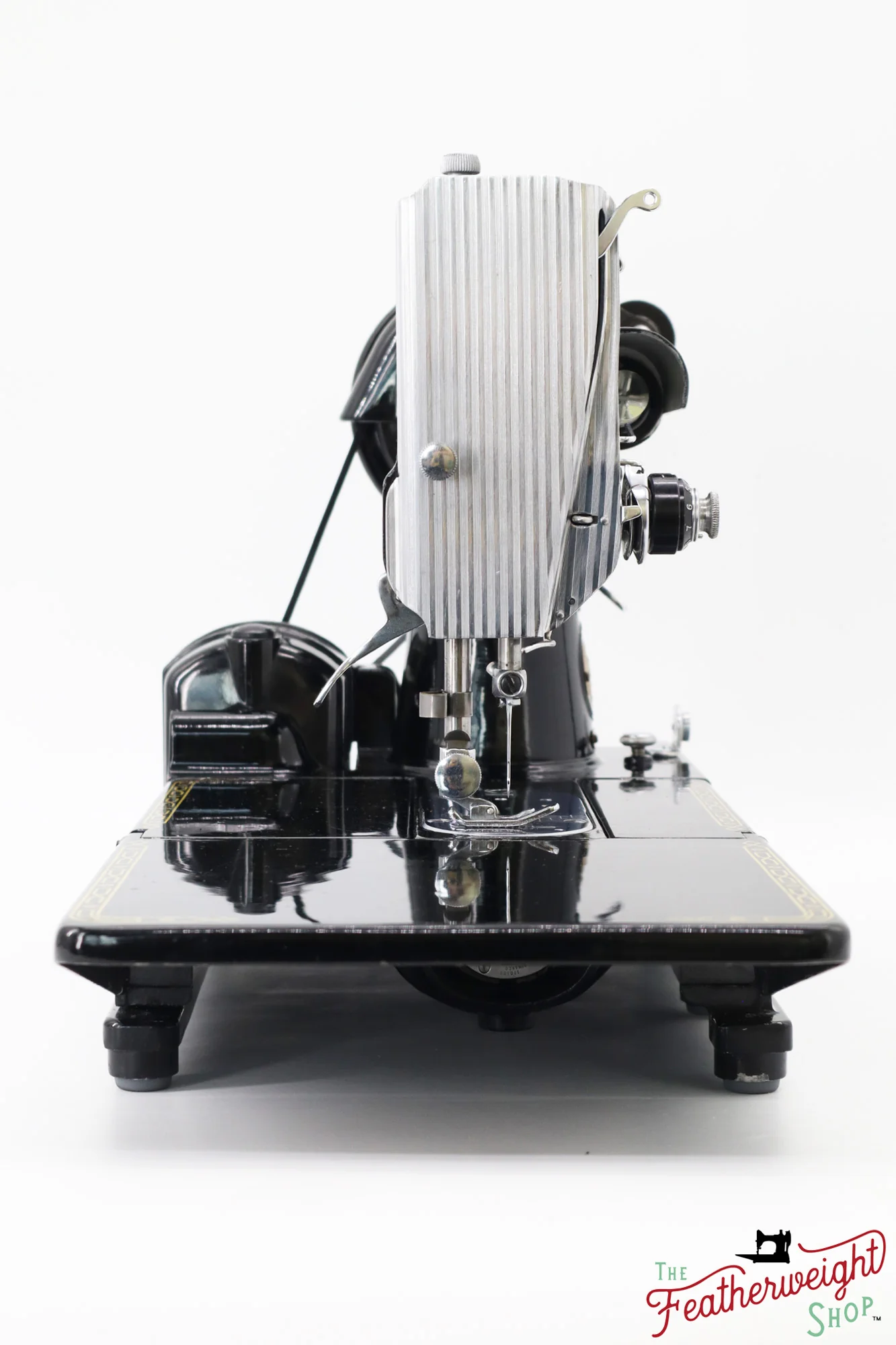 Singer Featherweight 222K Sewing Machine - EM9607** - 1957 - Image 5