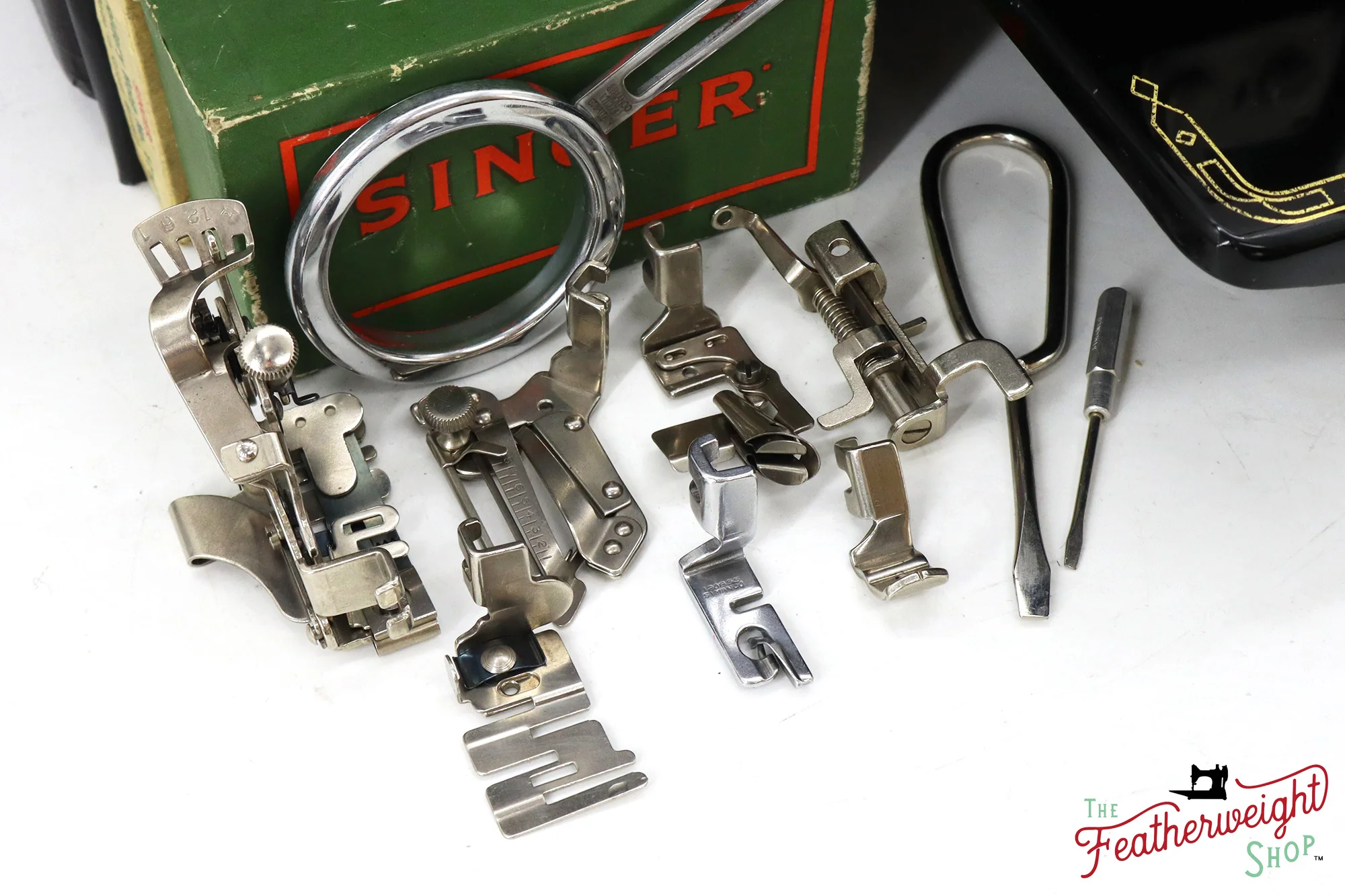 Singer Featherweight 222K Sewing Machine - EM9608**, 1957 - Image 18