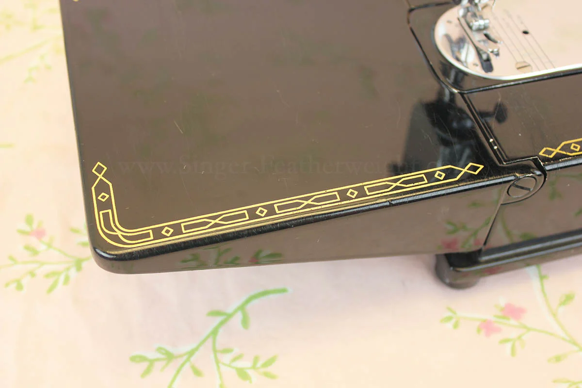 Singer Featherweight 222K Sewing Machine EM961*** - Image 11