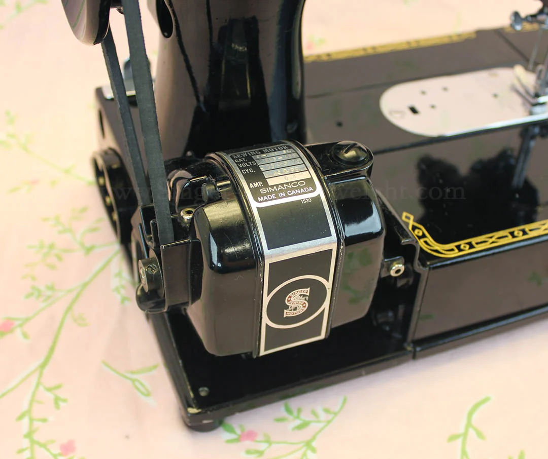 Singer Featherweight 222K Sewing Machine EM961*** - Image 16
