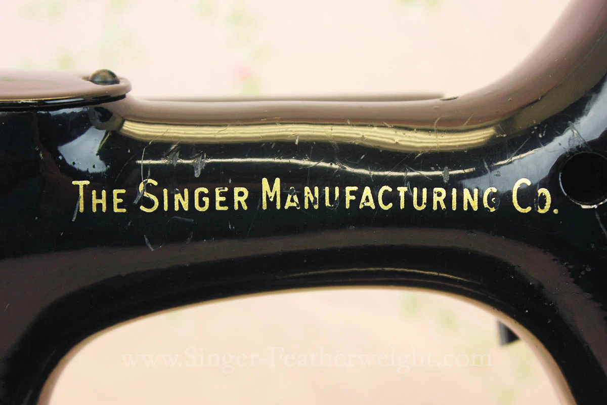 Singer Featherweight 222K Sewing Machine EM961*** - Image 17