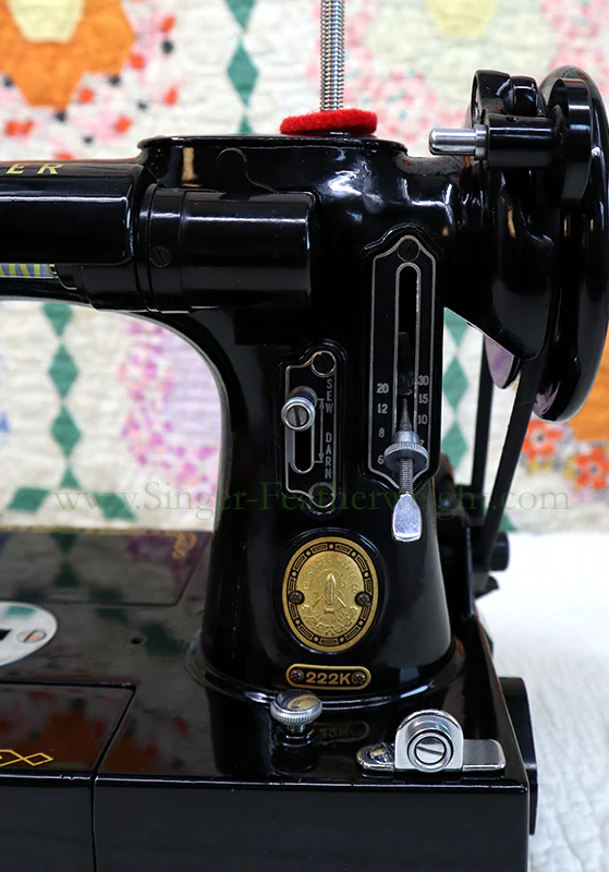 Singer Featherweight 222K Sewing Machine EM9611** - Image 17