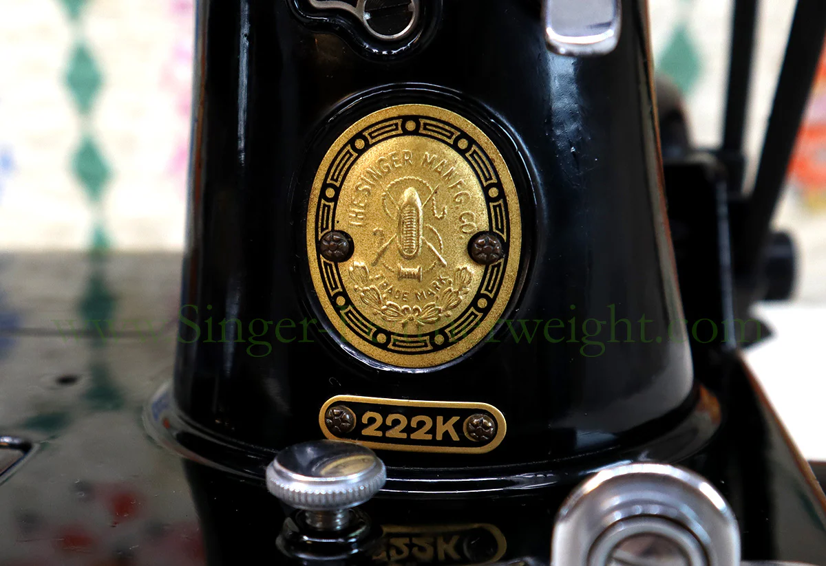Singer Featherweight 222K Sewing Machine EM9611** - Image 18