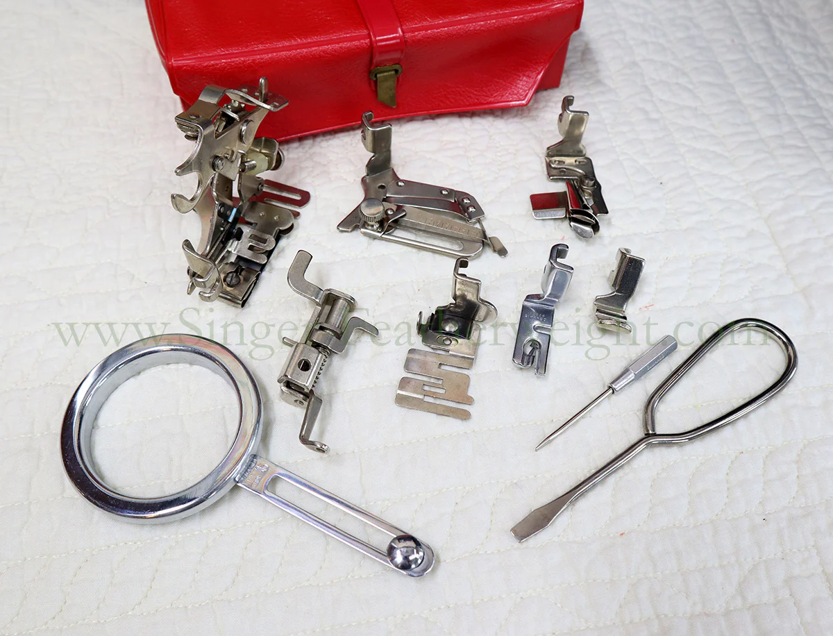 Singer Featherweight 222K Sewing Machine EM9611** - Image 20