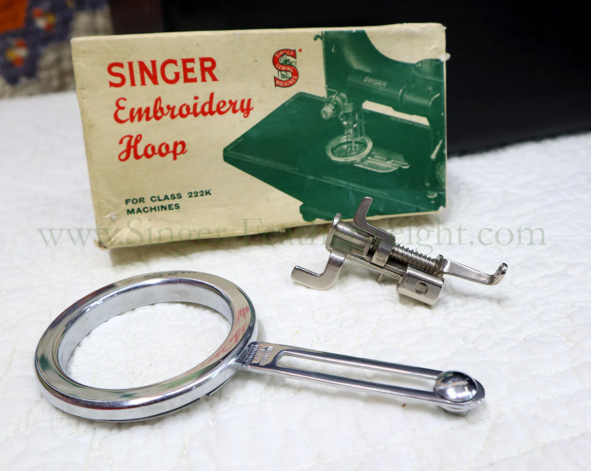 Singer Featherweight 222K Sewing Machine EM9611** - Image 21