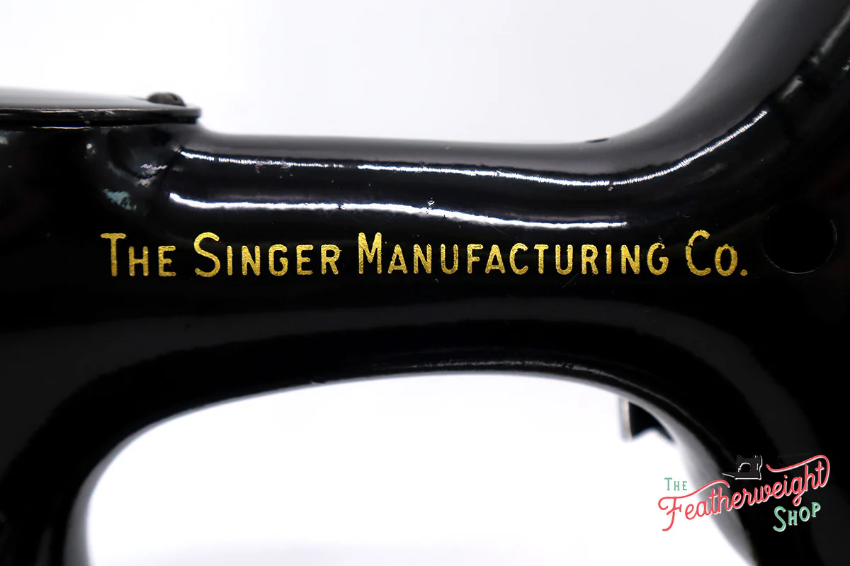 Singer Featherweight 222K Sewing Machine EM9612** - Image 17