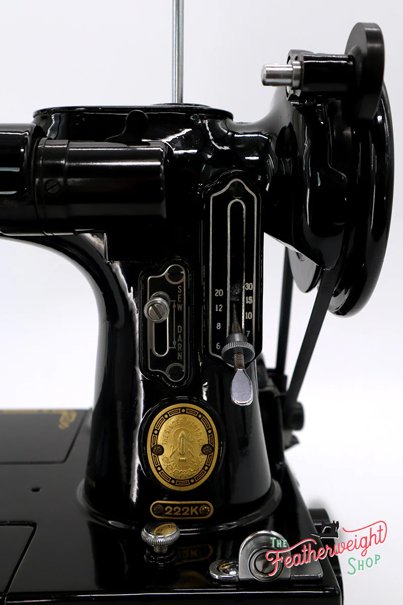 Singer Featherweight 222K Sewing Machine EM9612** - Image 18