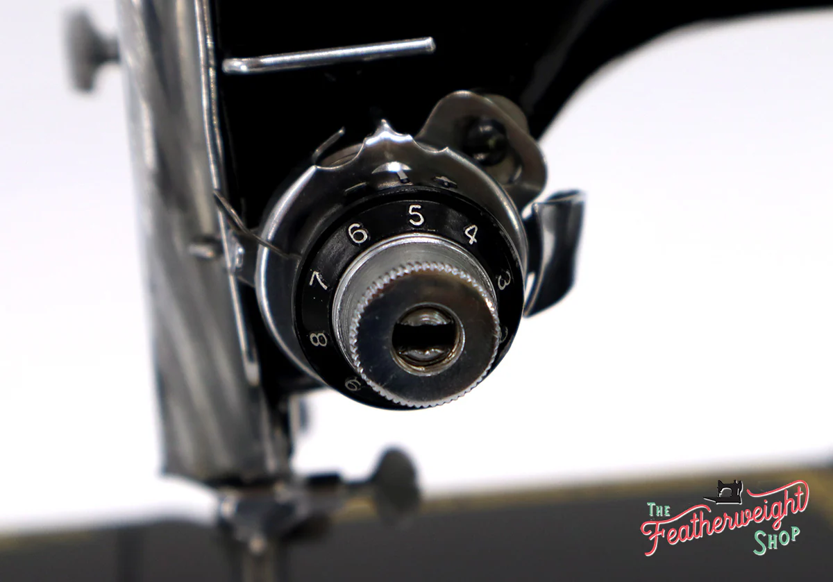Singer Featherweight 222K Sewing Machine EM9612** - Image 20