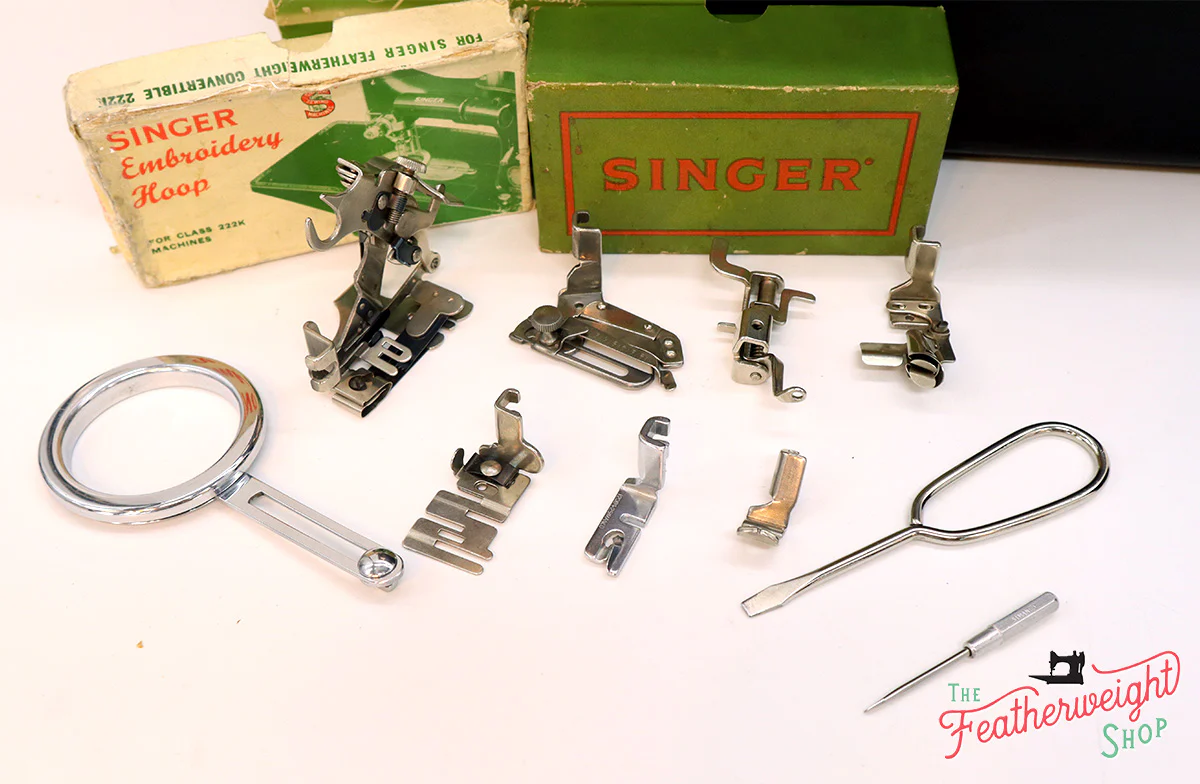 Singer Featherweight 222K Sewing Machine EM9612** - Image 23