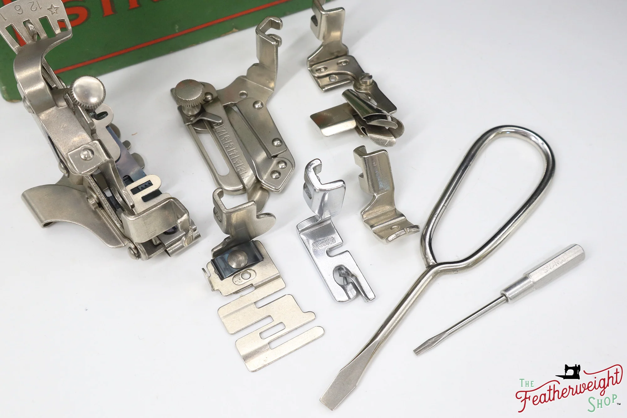 Singer Featherweight 222K Sewing Machine - EM96128* - 1957 - Image 16