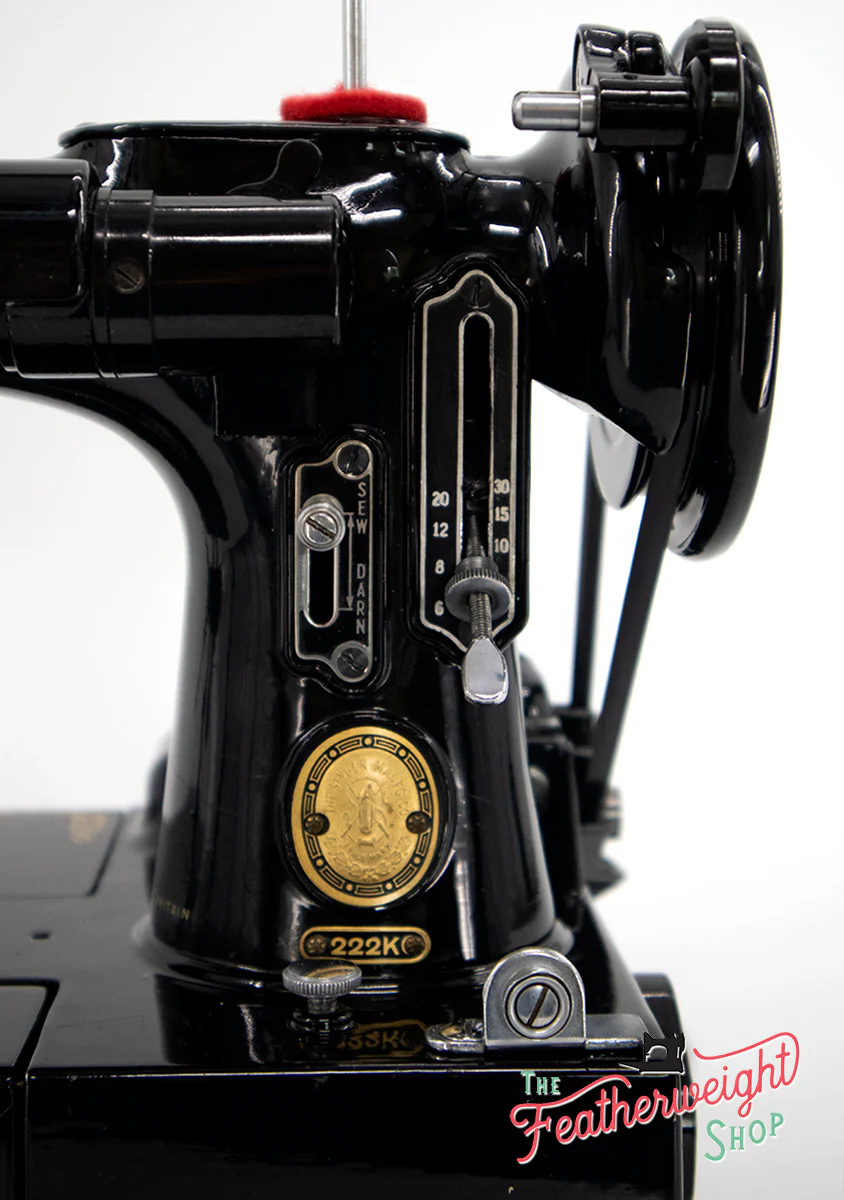 Singer Featherweight 222K Sewing Machine EM9618** - Image 19
