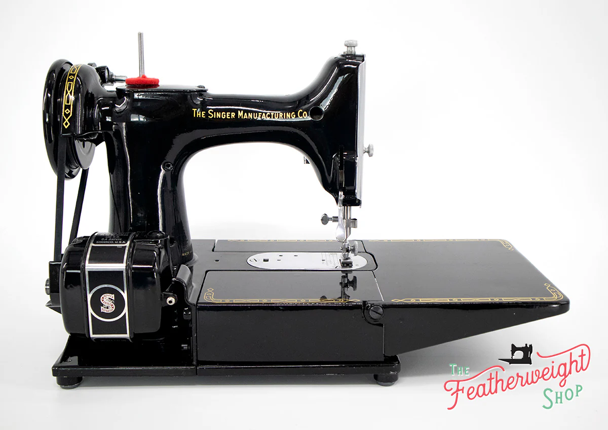 Singer Featherweight 222K Sewing Machine EM9618** - Image 8