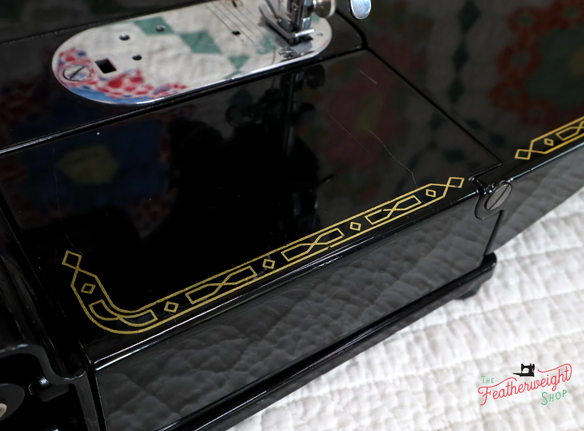 Singer Featherweight 222K Sewing Machine EN1345** - Image 17