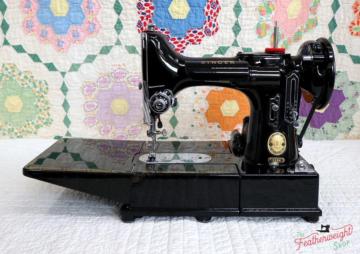 Singer Featherweight 222K Sewing Machine EN1345** - Image 3