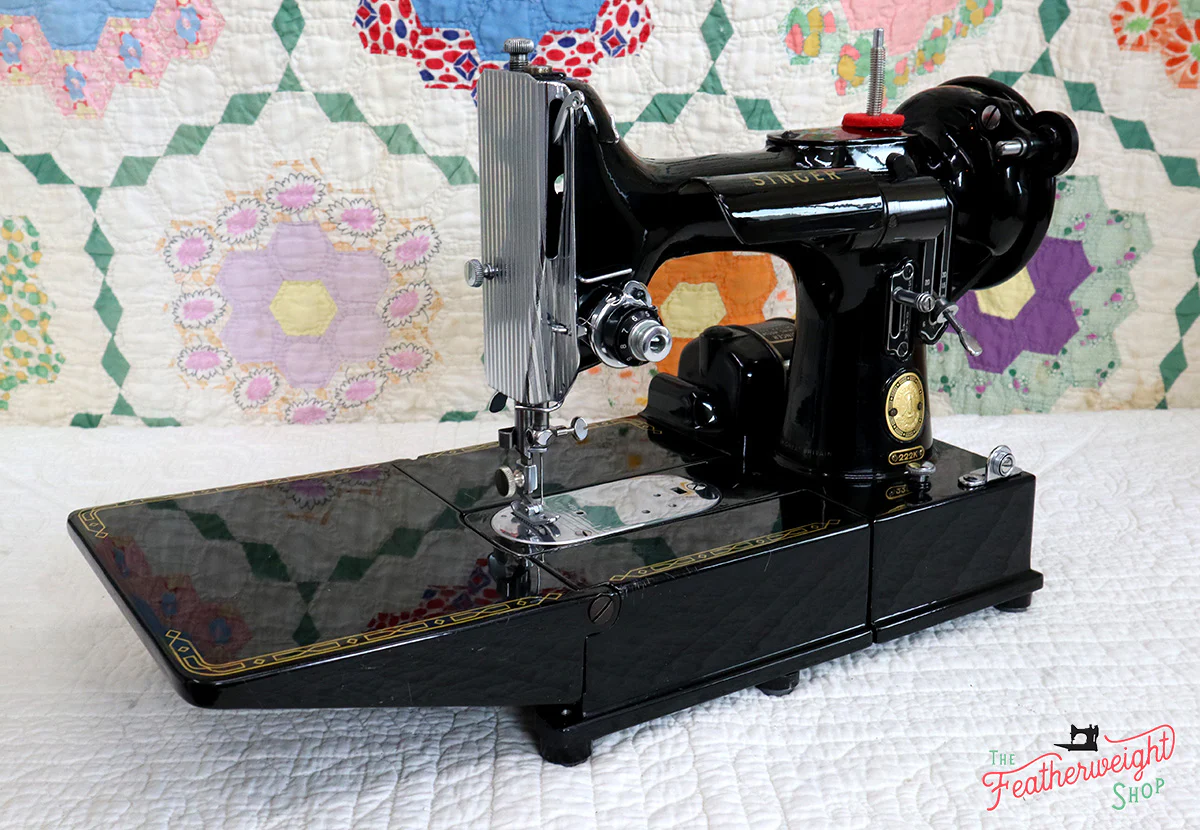 Singer Featherweight 222K Sewing Machine EN1345** - Image 4