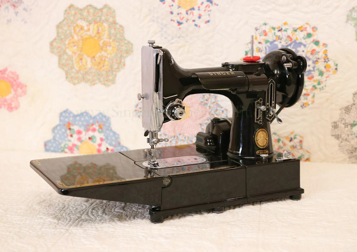 Singer Featherweight 222K Sewing Machine EN134*** - Image 3