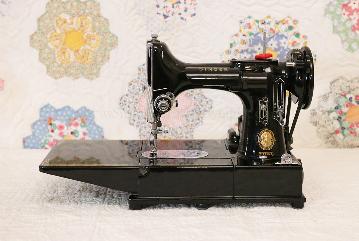 Singer Featherweight 222K Sewing Machine EN134*** - Image 4