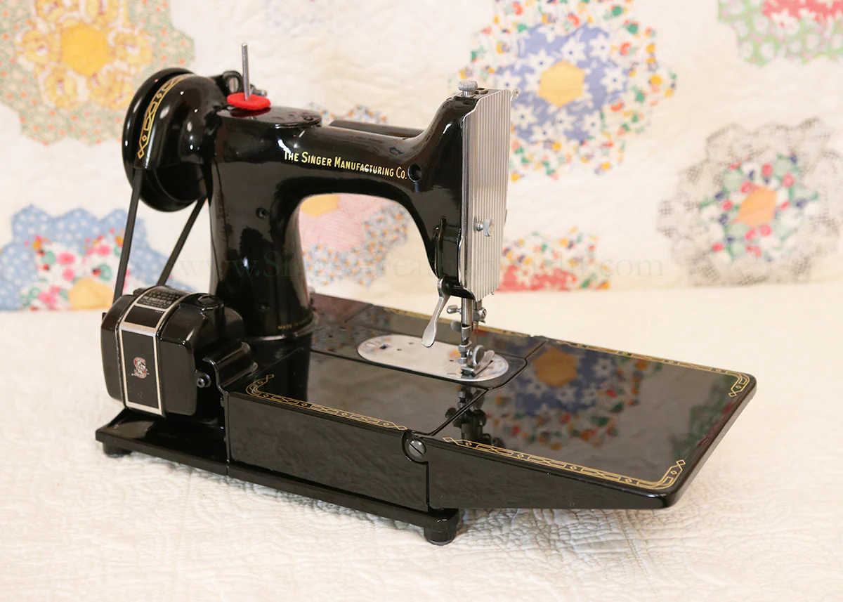 Singer Featherweight 222K Sewing Machine EN134*** - Image 7