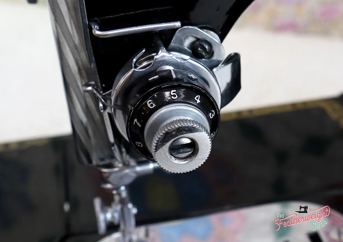 Singer Featherweight 222K Sewing Machine EN135*** - Image 14