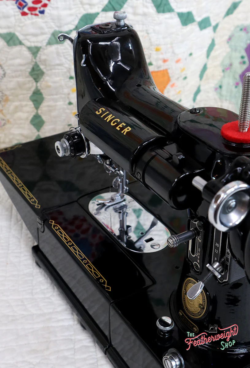 Singer Featherweight 222K Sewing Machine EN135*** - Image 18