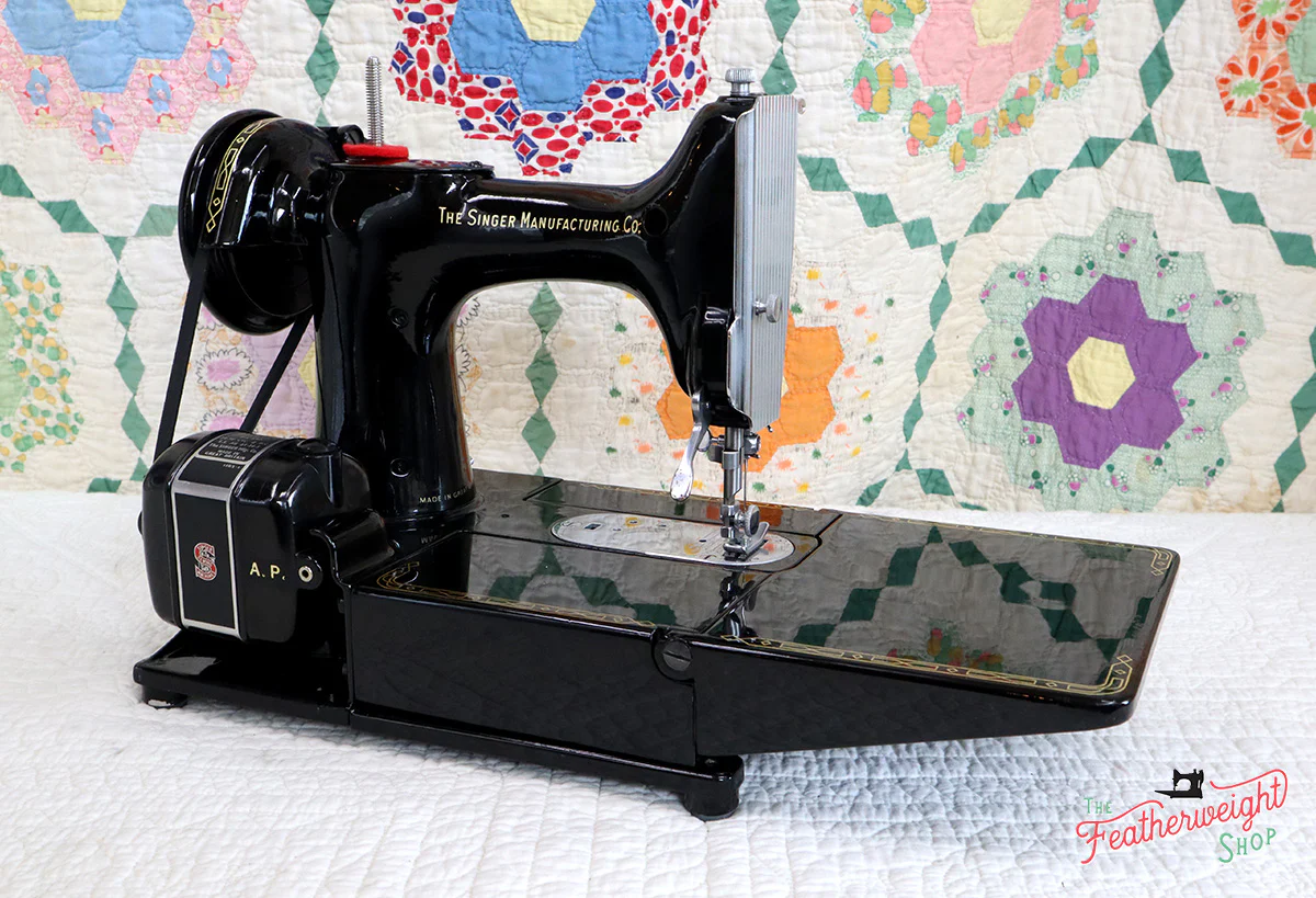 Singer Featherweight 222K Sewing Machine EN135*** - Image 6