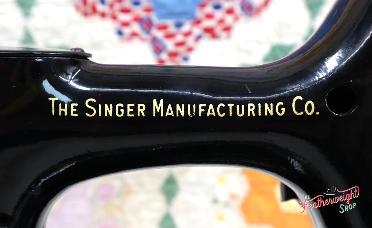 Singer Featherweight 222K Sewing Machine EN136*** - Image 13
