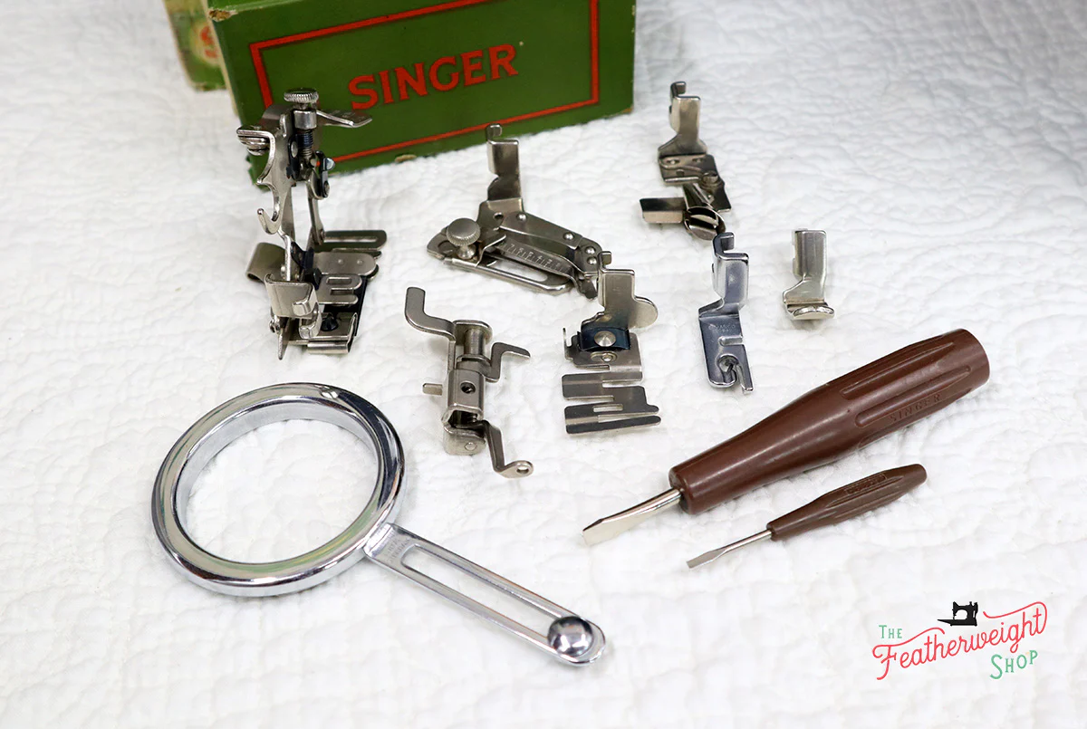 Singer Featherweight 222K Sewing Machine EN136*** - Image 22