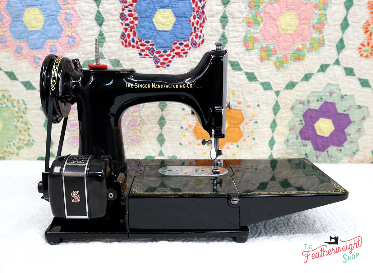 Singer Featherweight 222K Sewing Machine EN136*** - Image 8