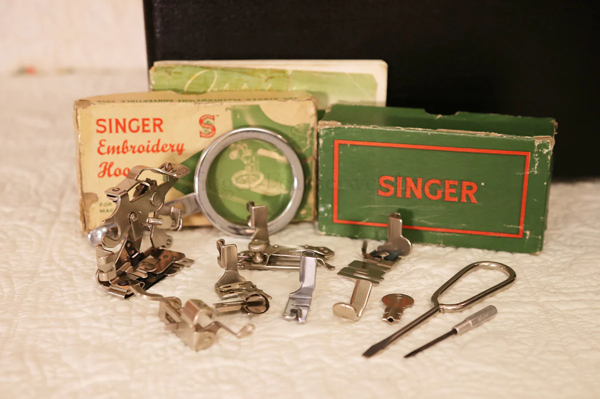Singer Featherweight 222K Sewing Machine EN137*** - Image 19