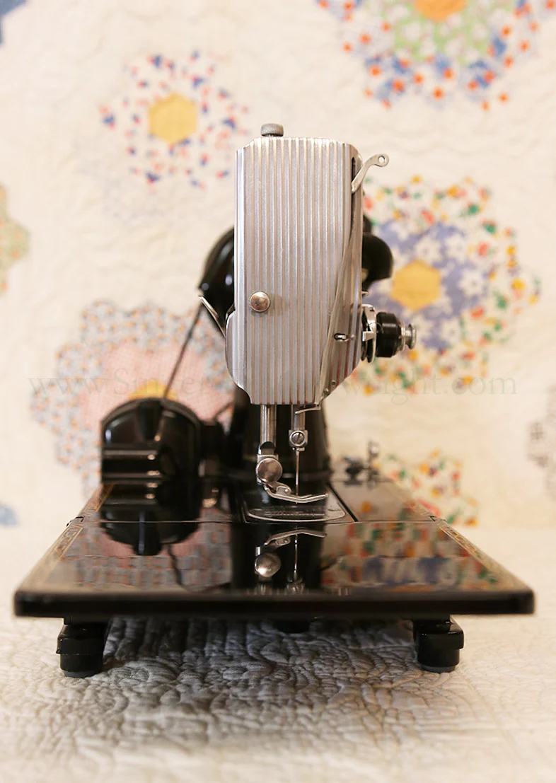 Singer Featherweight 222K Sewing Machine EN137*** - Image 5