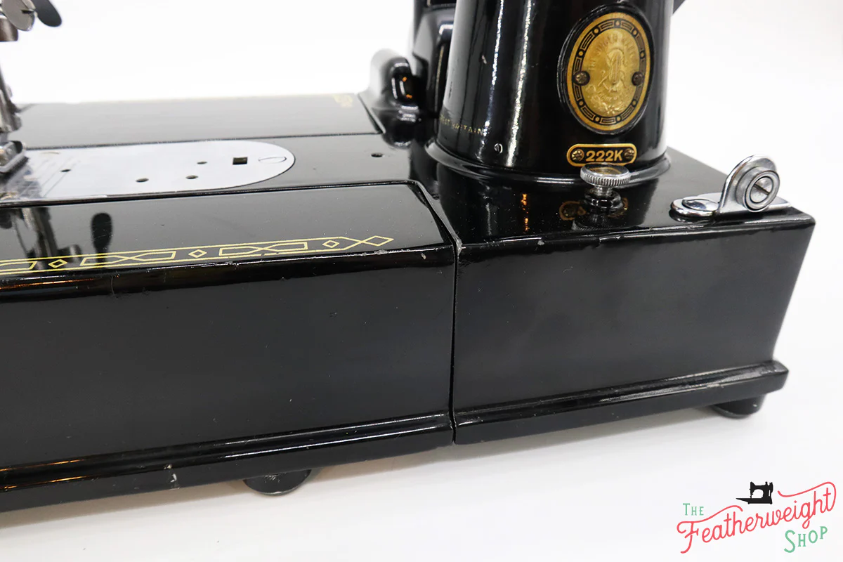 Singer Featherweight 222K Sewing Machine EN1374** - Image 12