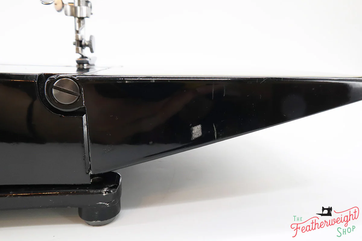 Singer Featherweight 222K Sewing Machine EN1374** - Image 14