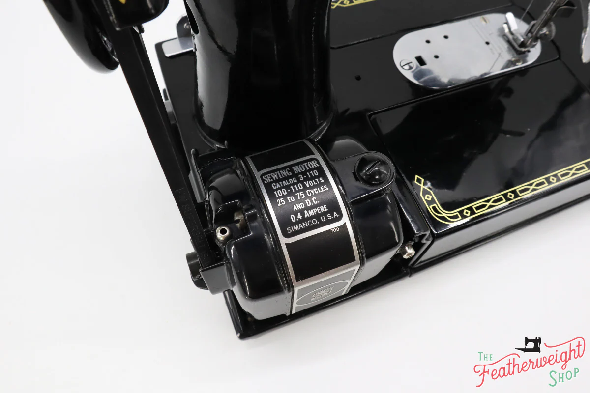 Singer Featherweight 222K Sewing Machine EN1374** - Image 21