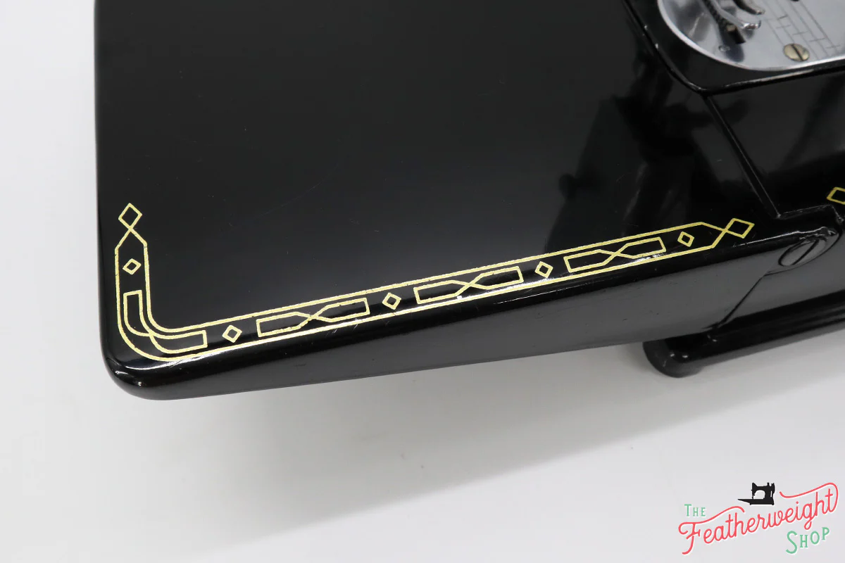 Singer Featherweight 222K Sewing Machine EN1374** - Image 9