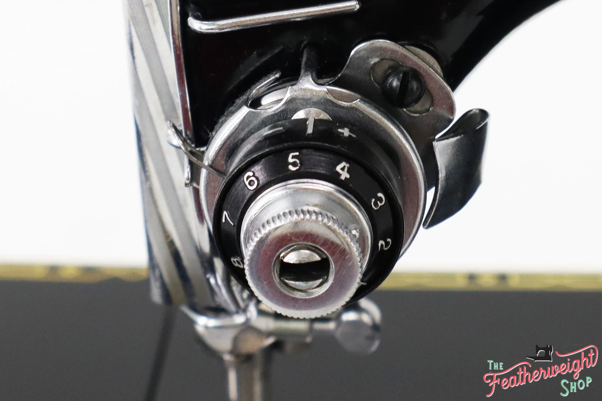 Singer Featherweight 222K Red 'S' Sewing Machine - EN139*** - 1958 - Image 16