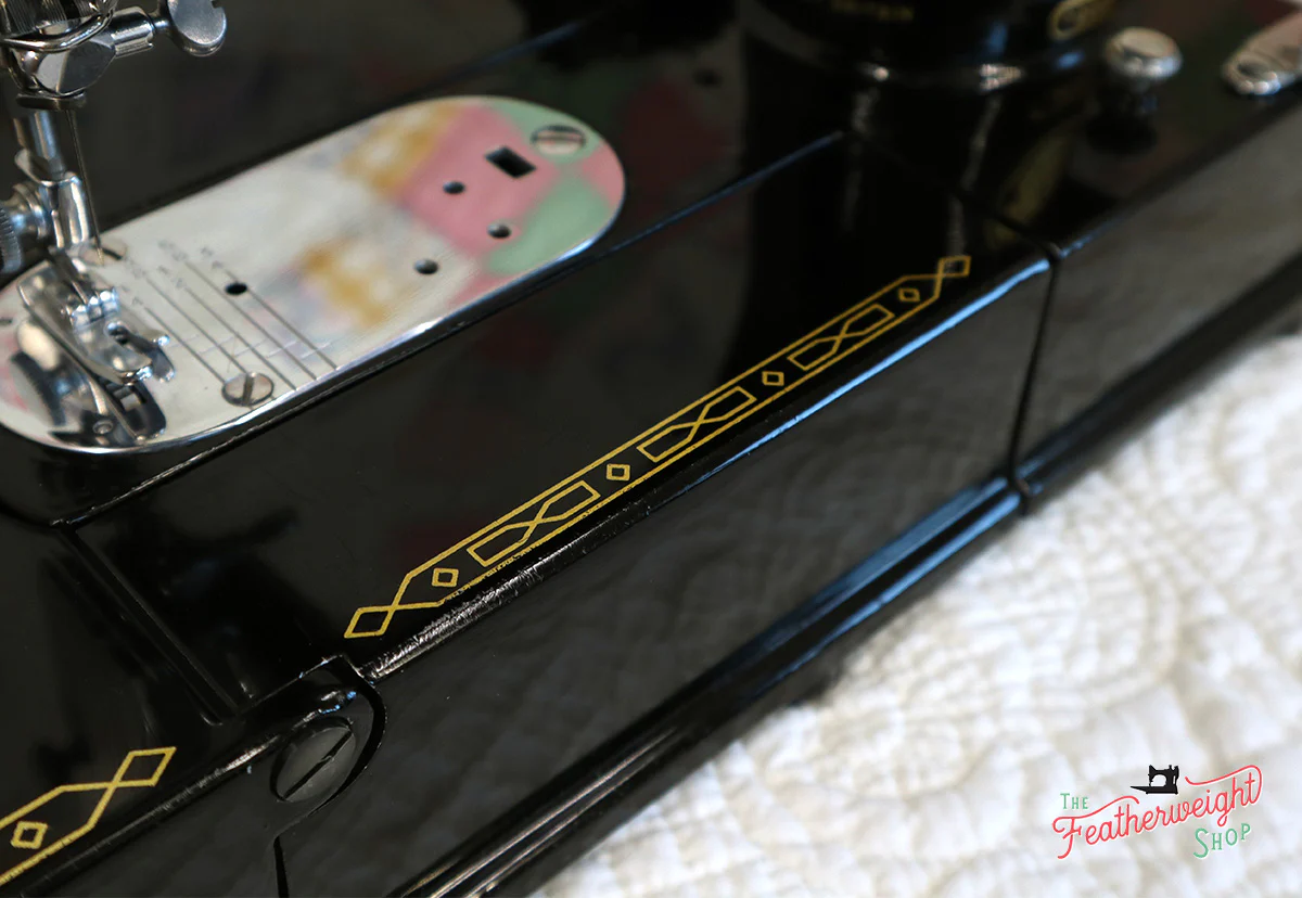 Singer Featherweight 222K Sewing Machine EP131*** - Image 10