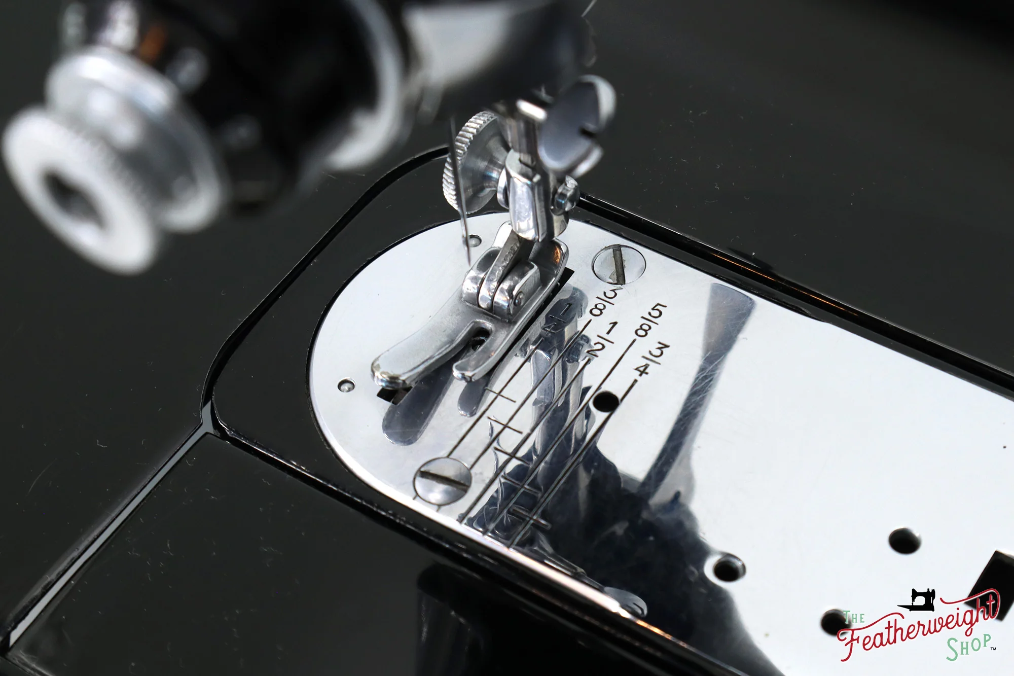Singer Featherweight 222K Sewing Machine - EP1327**, 1959 - Image 16