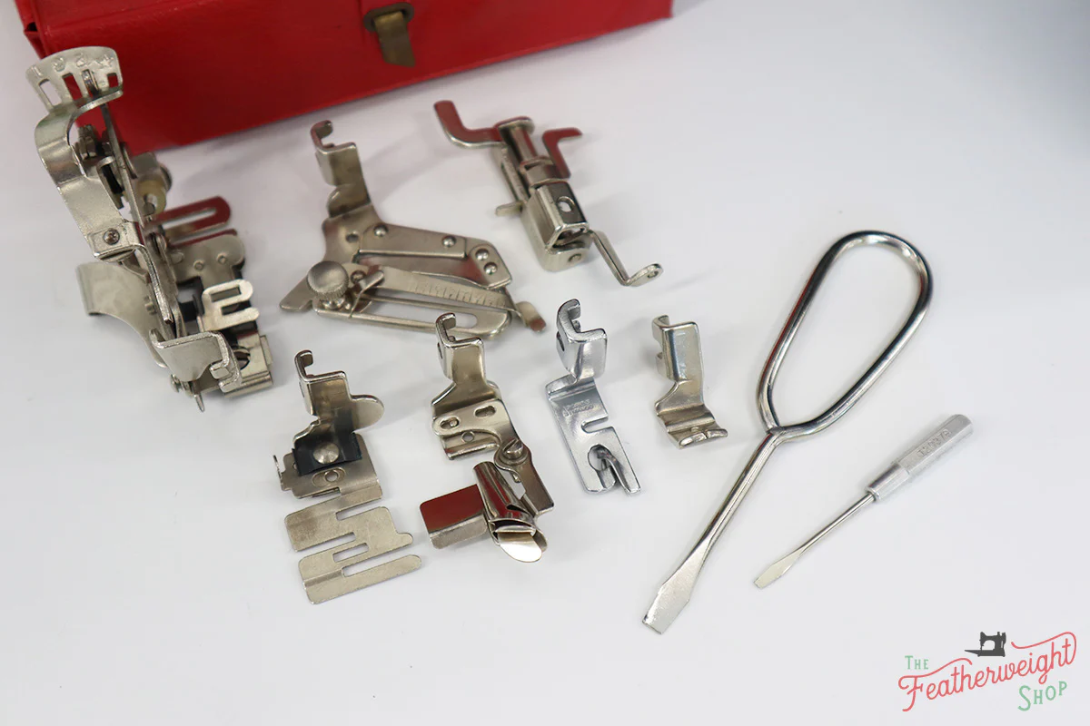 Singer Featherweight 222K Sewing Machine EP133*** - Image 15