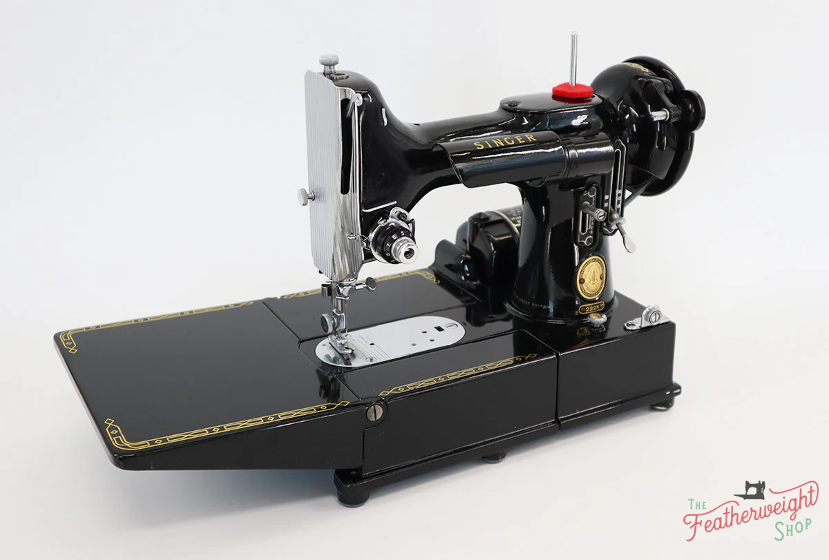 Singer Featherweight 222K Sewing Machine EP133*** - Image 3