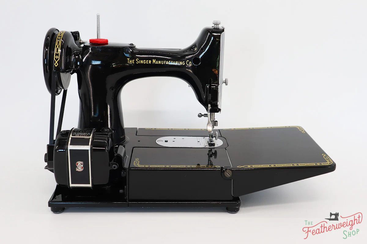 Singer Featherweight 222K Sewing Machine EP133*** - Image 7