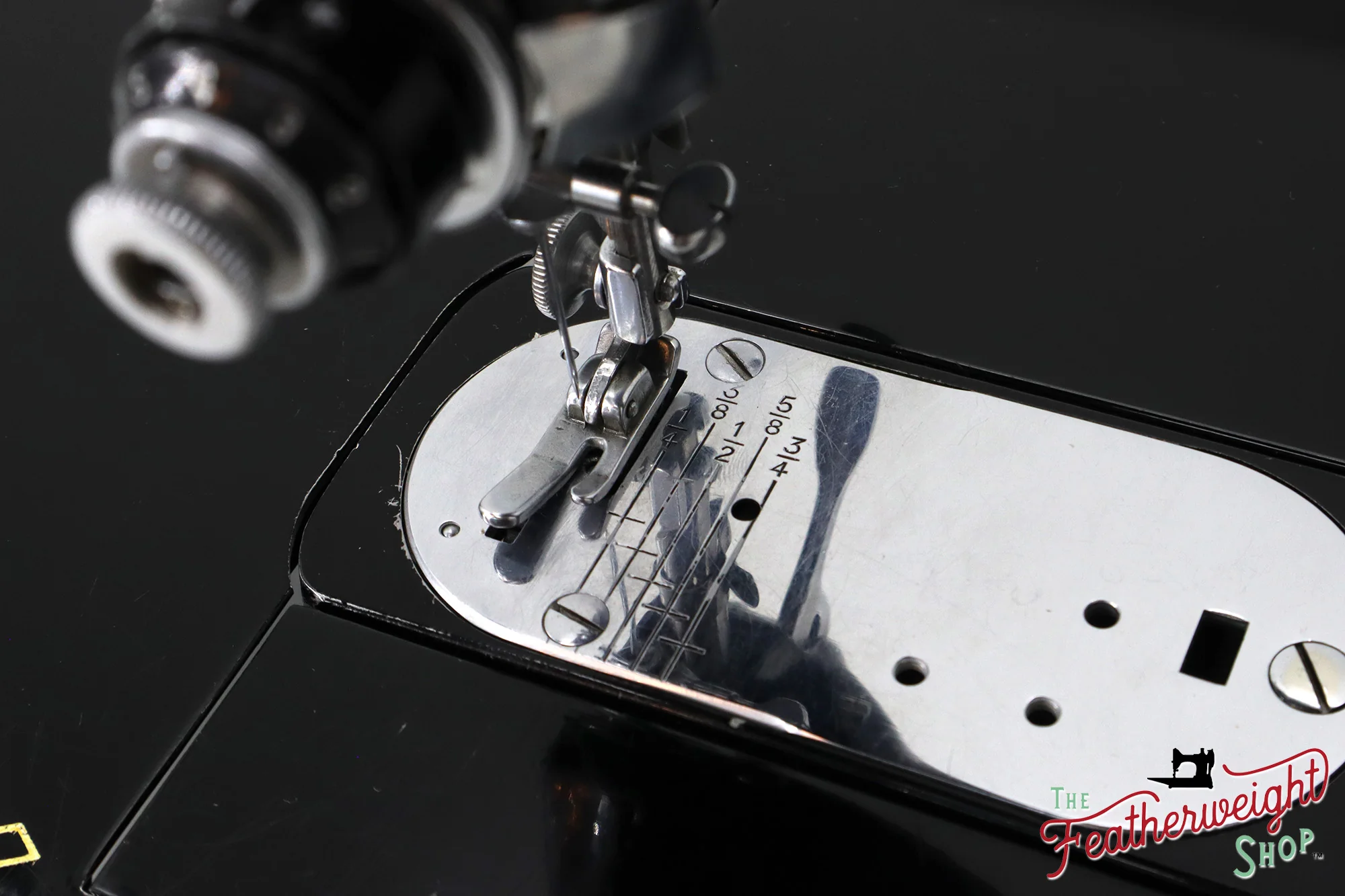Singer Featherweight 222K Sewing Machine - EP1334**, 1959 - Image 17